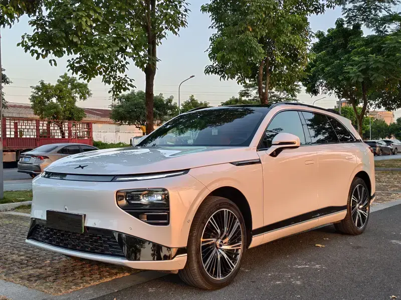 2022 Xpeng G9 с пробегом 42 000 км