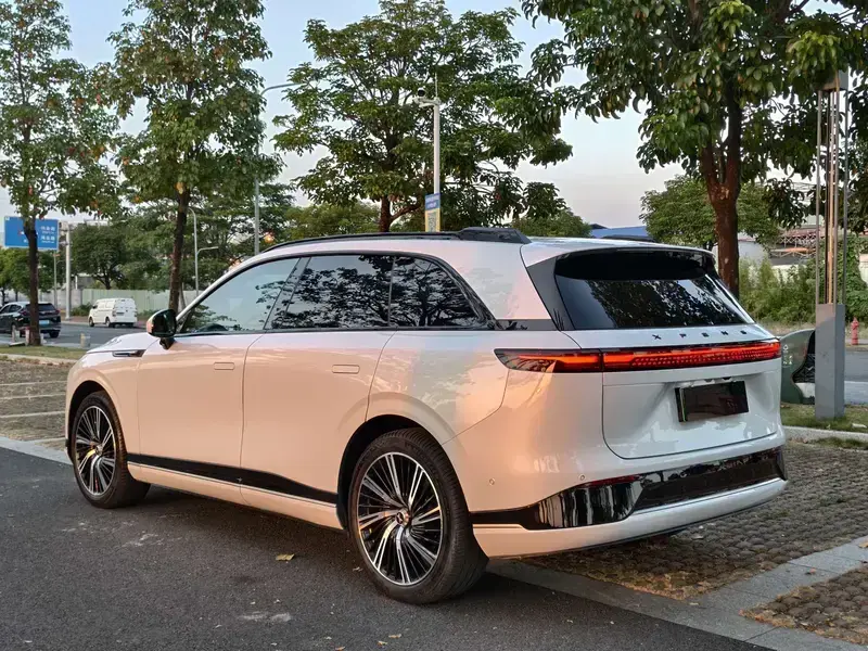 2022 Xpeng G9 с пробегом 42 000 км