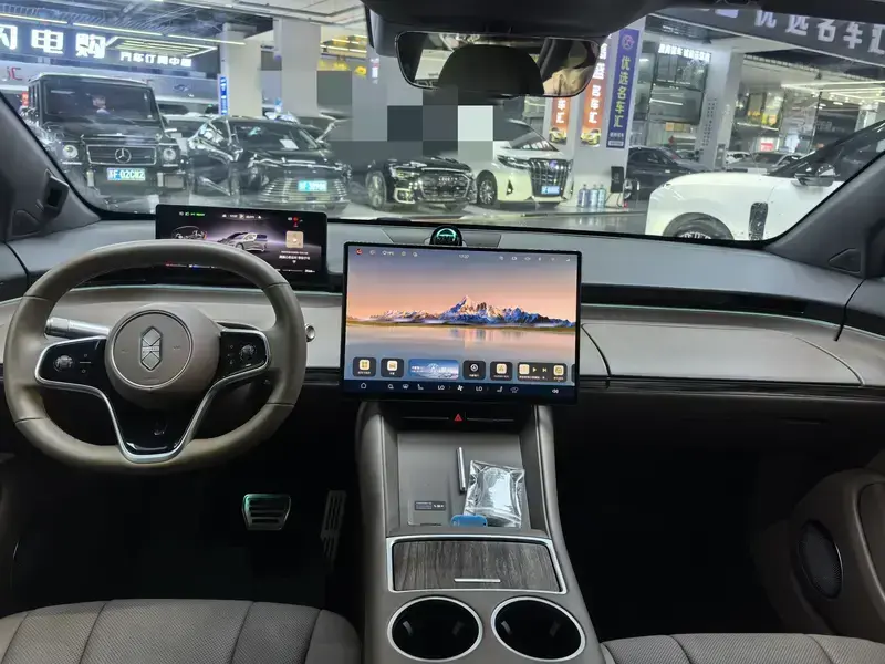 2026 Luxeed R7 с пробегом 3 500 км