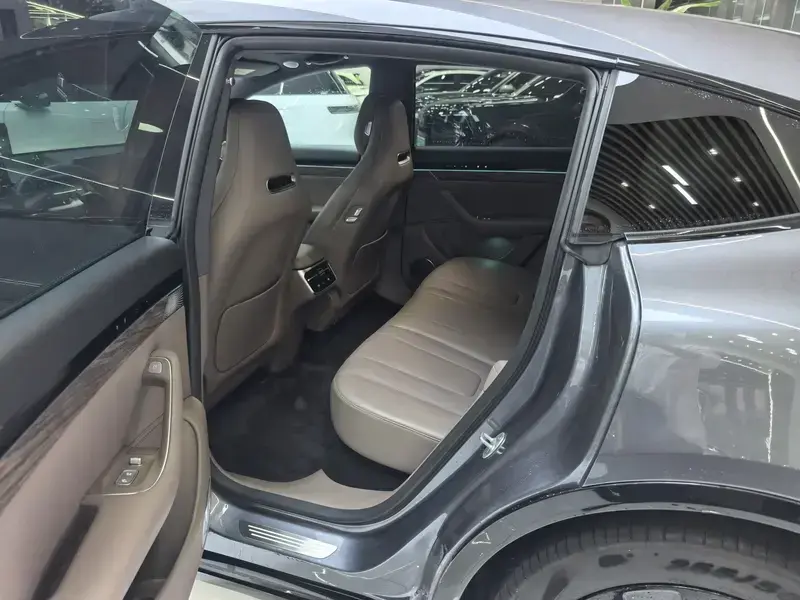 2026 Luxeed R7 с пробегом 3 500 км