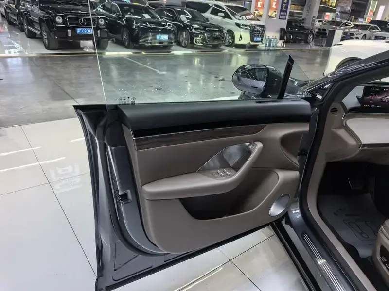 2026 Luxeed R7 с пробегом 3 500 км