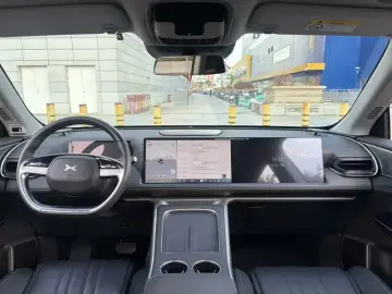 2024 Xpeng G9 с пробегом 38 000 км