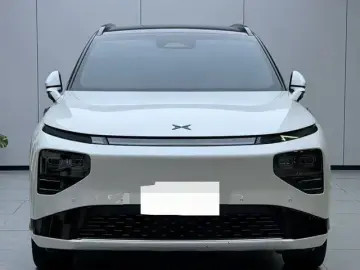 2022 Xpeng G9 с пробегом 125 000 км