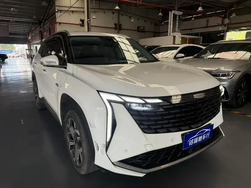 2023 Geely Boyue L с пробегом 52 000 км