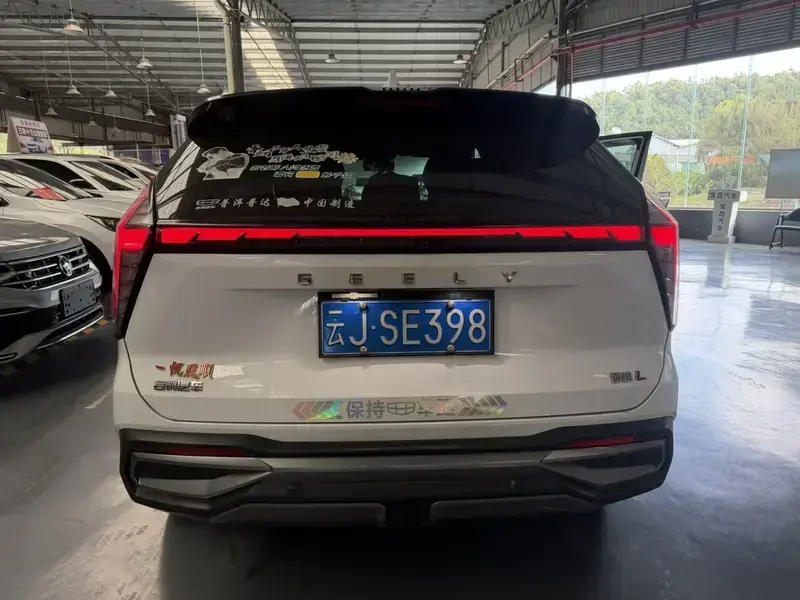 2023 Geely Boyue L с пробегом 52 000 км