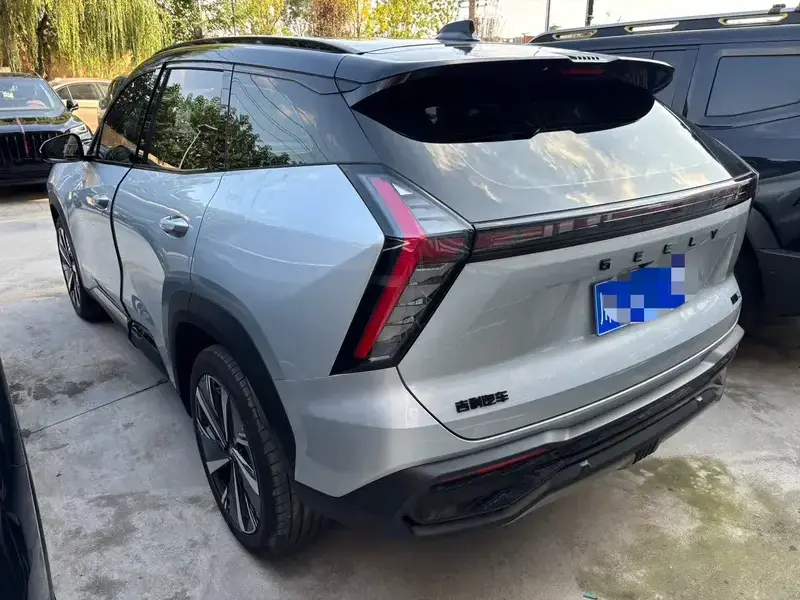 2023 Geely Boyue L с пробегом 28 000 км