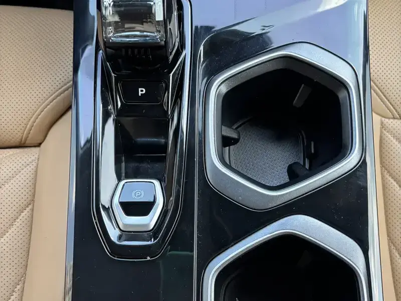 2023 Geely Boyue L с пробегом 28 000 км