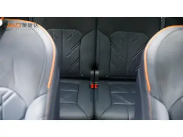 2025 Zeekr 9X с пробегом 9 000 км