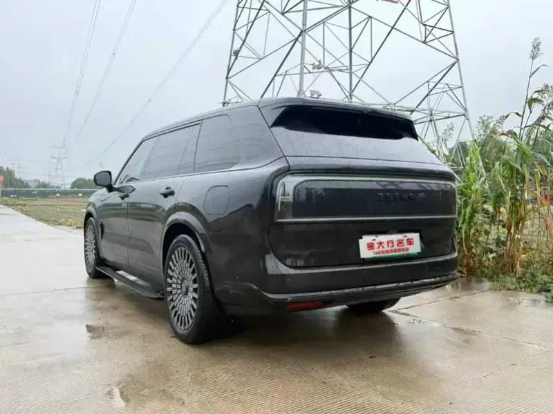 2025 Zeekr 9X с пробегом 28 800 км