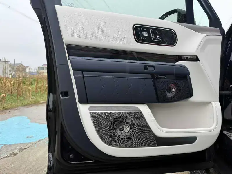 2025 Zeekr 9X с пробегом 28 800 км