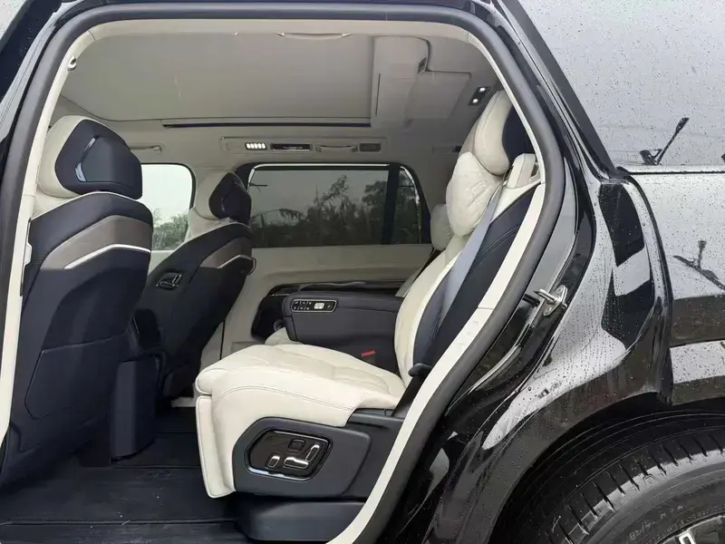 2025 Zeekr 9X с пробегом 28 800 км