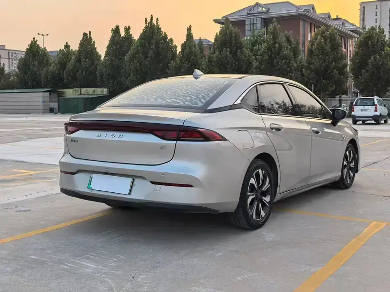 2020 Aion S с пробегом 122 000 км