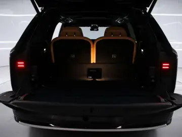 2025 Zeekr 9X с пробегом 17 000 км