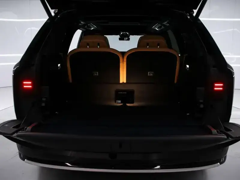 2025 Zeekr 9X с пробегом 17 000 км