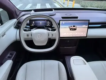 2025 Zeekr X с пробегом 21 000 км