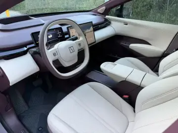 2025 Zeekr X с пробегом 21 000 км