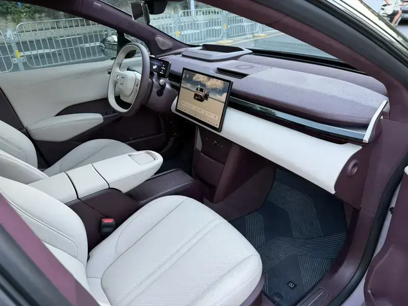 2025 Zeekr X с пробегом 21 000 км