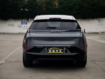 2025 Zeekr X с пробегом 9 200 км
