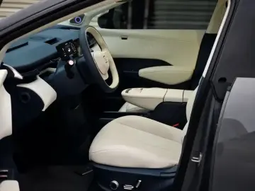 2025 Zeekr X с пробегом 9 200 км