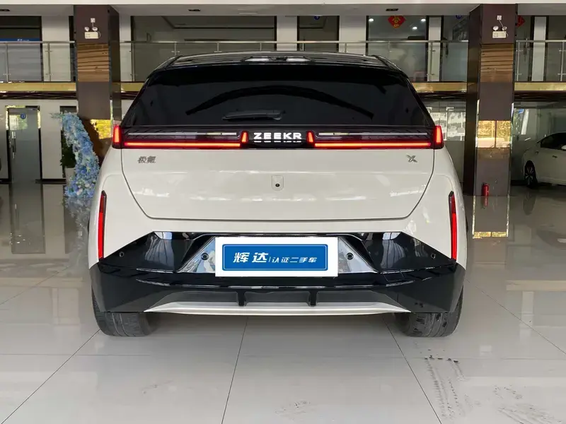 2025 Zeekr X с пробегом 29 200 км