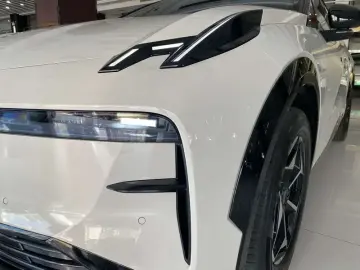 2025 Zeekr X с пробегом 29 200 км