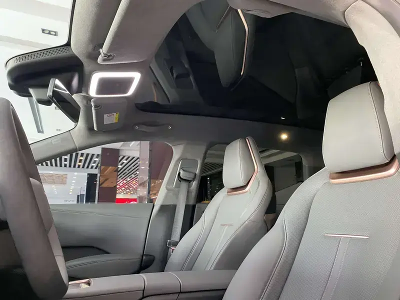2025 Zeekr X с пробегом 29 200 км