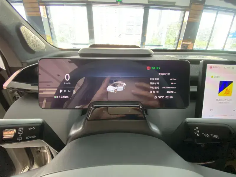 2025 Zeekr X с пробегом 29 200 км