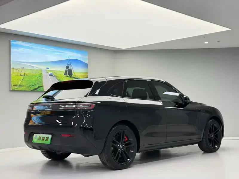 2024 Aito M5 с пробегом 7 000 км