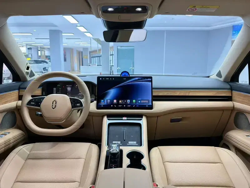 2024 Aito M5 с пробегом 7 000 км