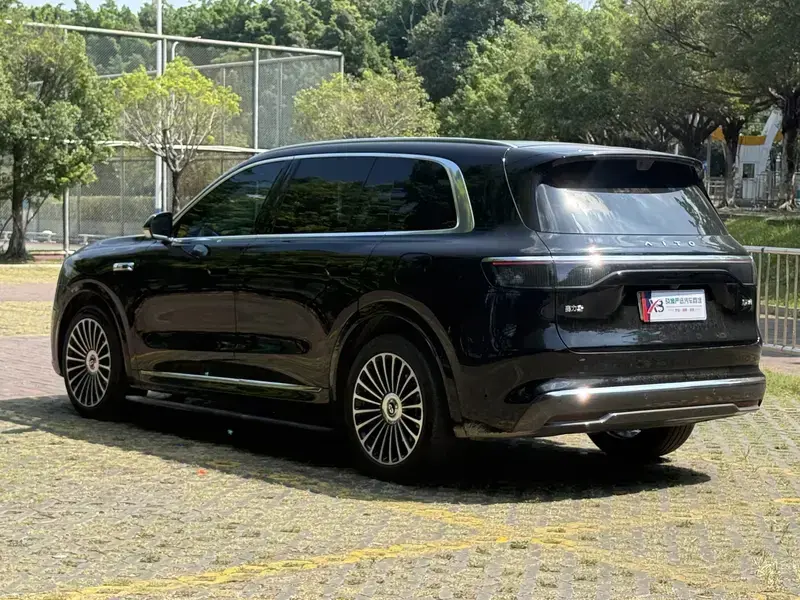2025 Aito M8 с пробегом 29 000 км