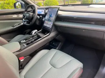 2024 Geely Atlas Pro с пробегом 60 000 км
