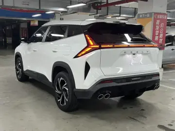 2023 Geely Atlas Pro с пробегом 32 000 км