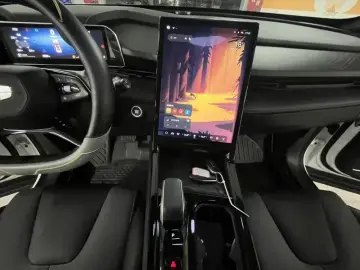 2023 Geely Atlas Pro с пробегом 32 000 км