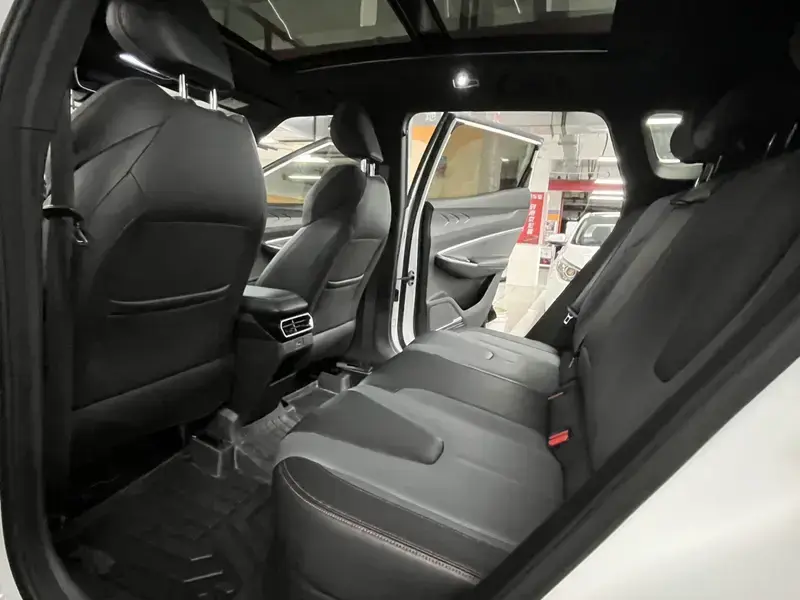 2023 Geely Atlas Pro с пробегом 32 000 км
