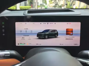 2025 Aito M8 с пробегом 12 800 км