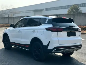 2022 Geely Atlas Pro с пробегом 43 000 км