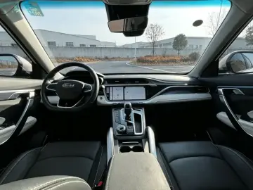 2022 Geely Atlas Pro с пробегом 43 000 км