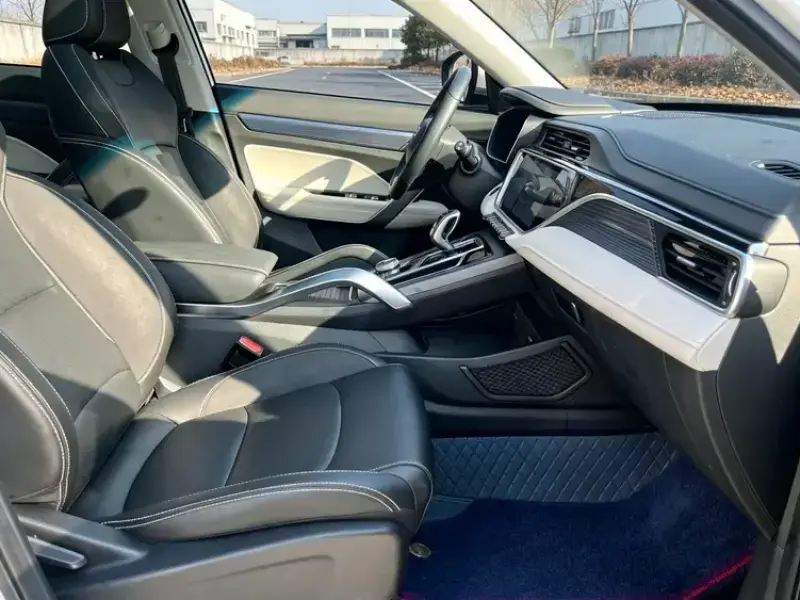 2022 Geely Atlas Pro с пробегом 43 000 км