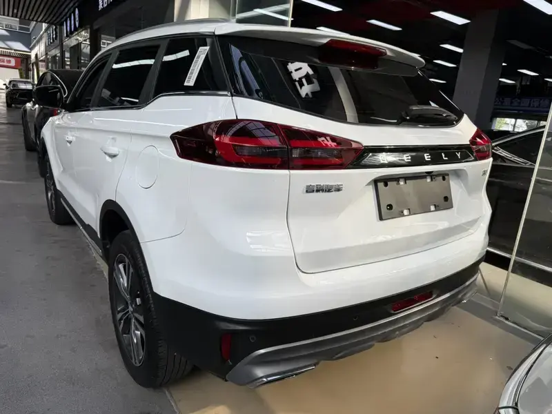 2022 Geely Atlas Pro с пробегом 44 100 км