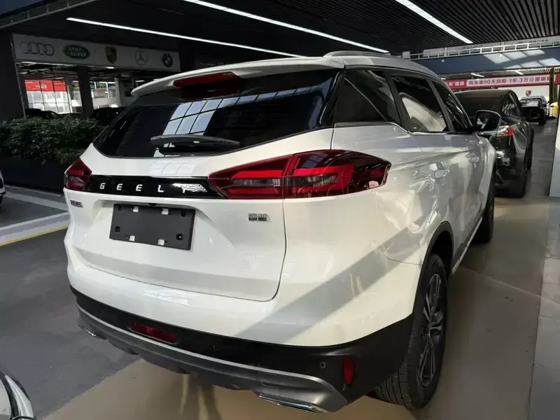2022 Geely Atlas Pro с пробегом 44 100 км