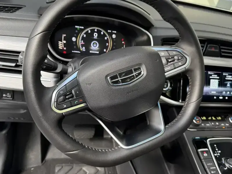 2022 Geely Atlas Pro с пробегом 44 100 км