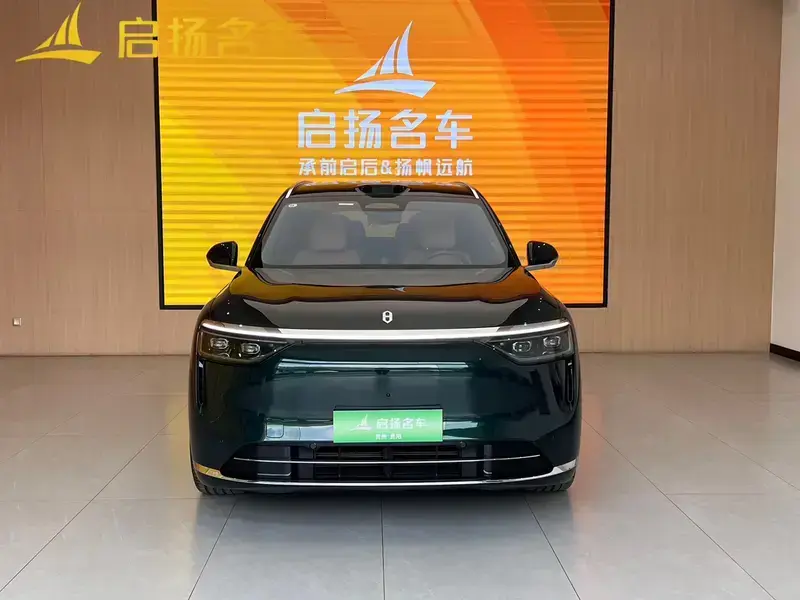 2025 Aito M8 с пробегом 13 000 км