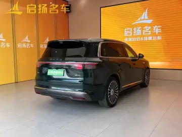 2025 Aito M8 с пробегом 13 000 км