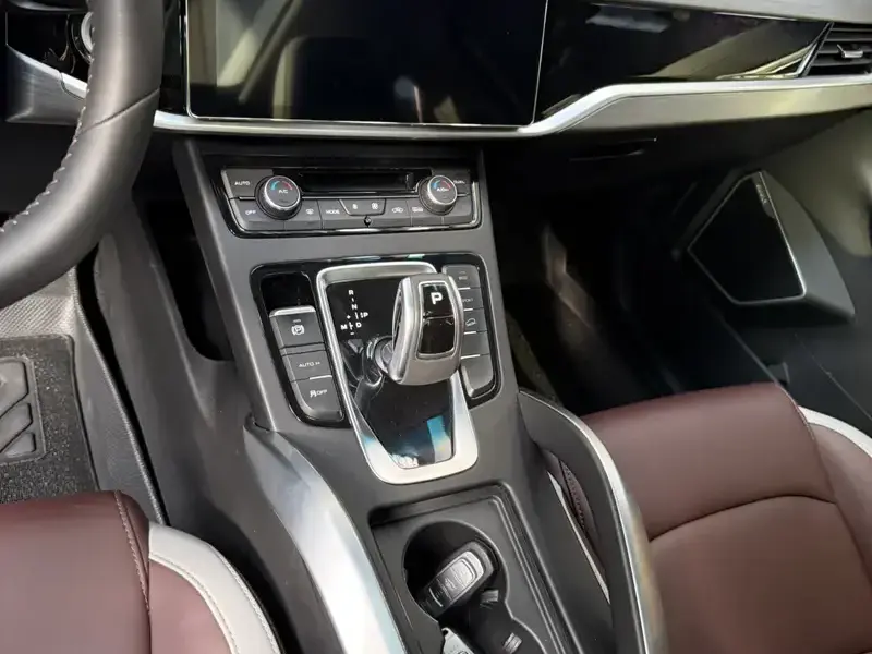 2022 Geely Atlas Pro с пробегом 44 100 км