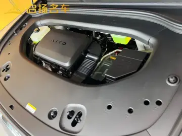 2025 Aito M8 с пробегом 13 000 км