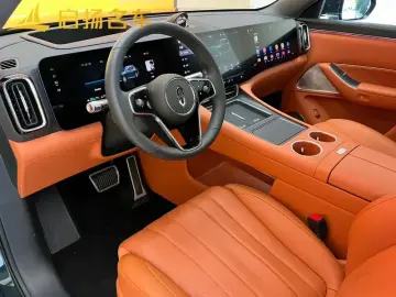 2025 Aito M8 с пробегом 13 000 км