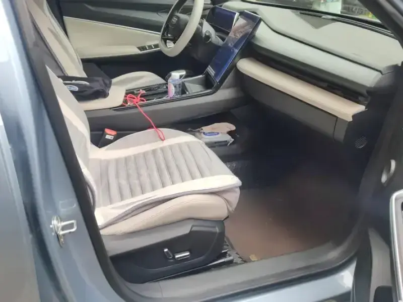 2023 Geely Atlas Pro с пробегом 31 000 км