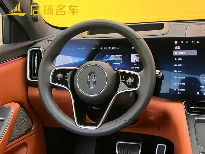 2025 Aito M8 с пробегом 13 000 км