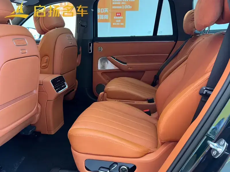 2025 Aito M8 с пробегом 13 000 км