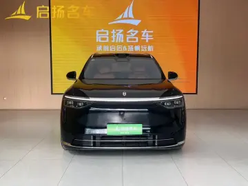 2025 Aito M8 с пробегом 22 000 км